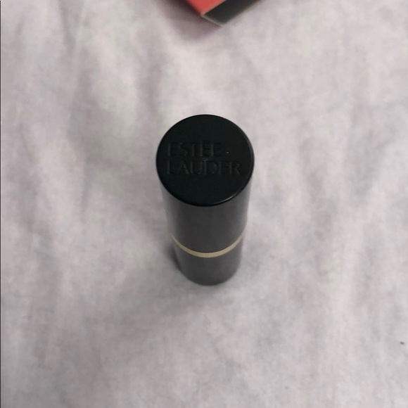 Estée Lauder sample lipstick - Picture 2 of 2